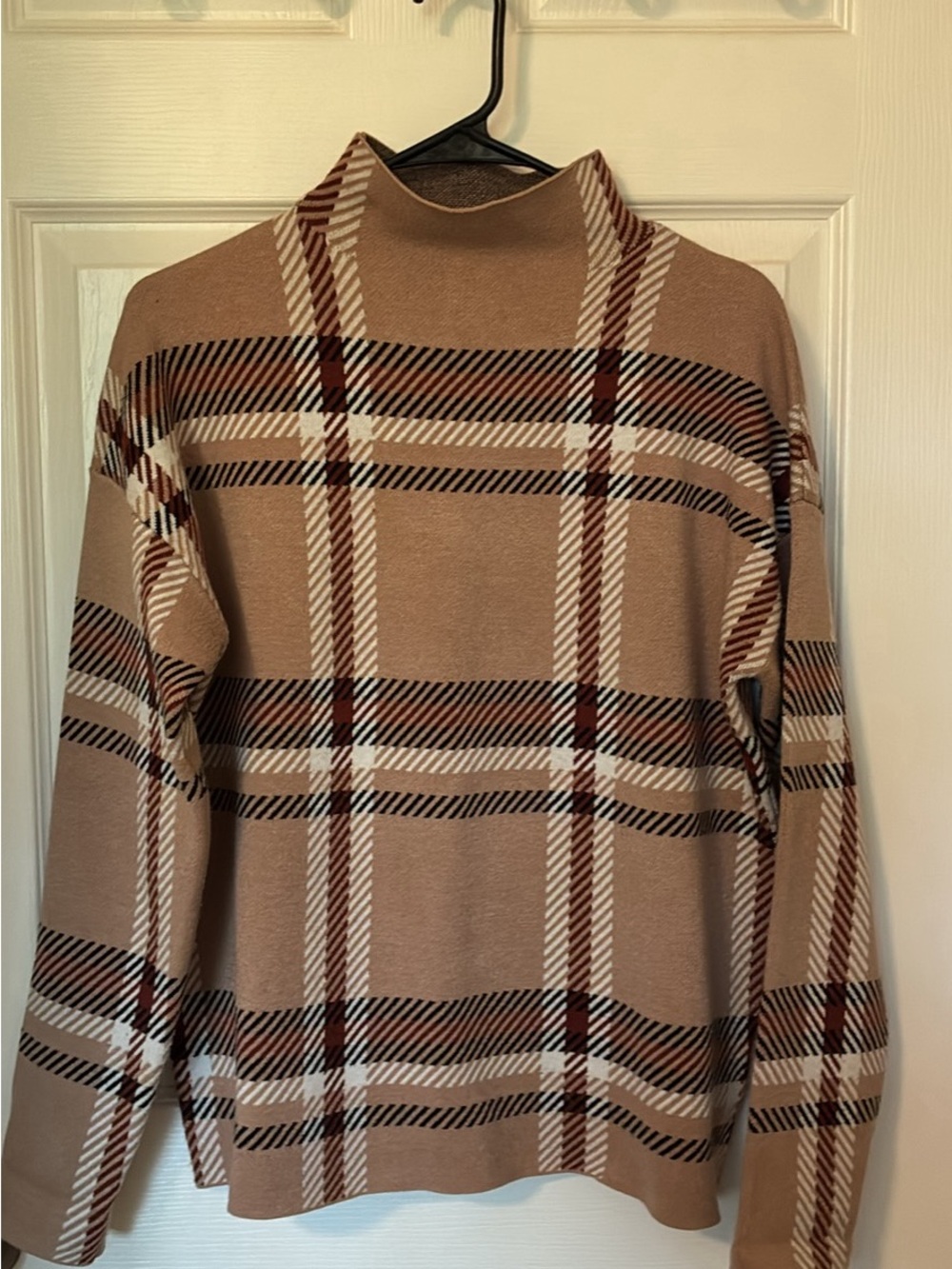 JACHS Girlfriend Beige Plaid Turtleneck Sweater